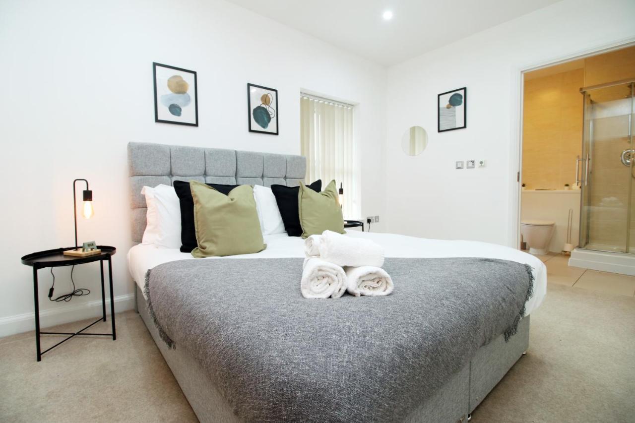 No 2 Under The Clock By Ssw - 2Br, Right In The City Centre, Sleeps 6 Cardiff Eksteriør bilde