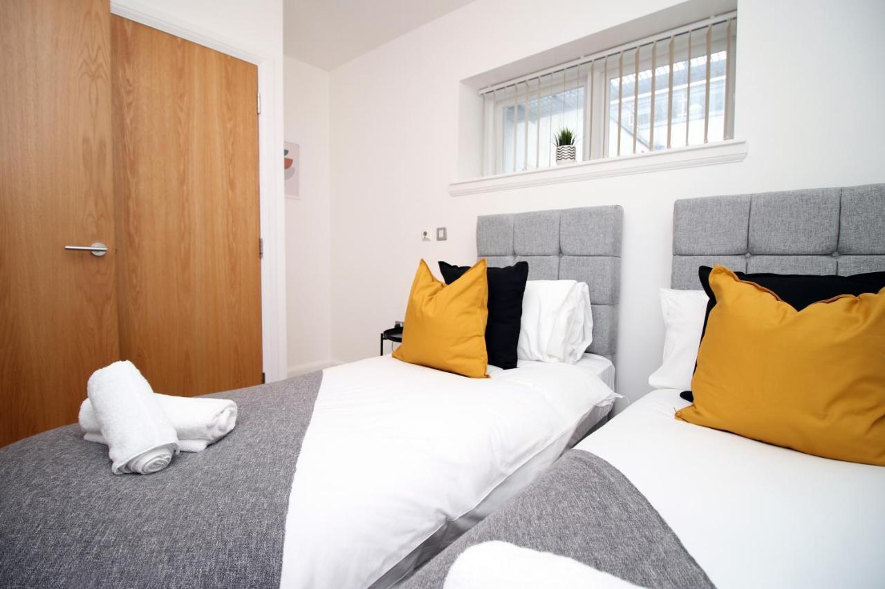 No 2 Under The Clock By Ssw - 2Br, Right In The City Centre, Sleeps 6 Cardiff Eksteriør bilde