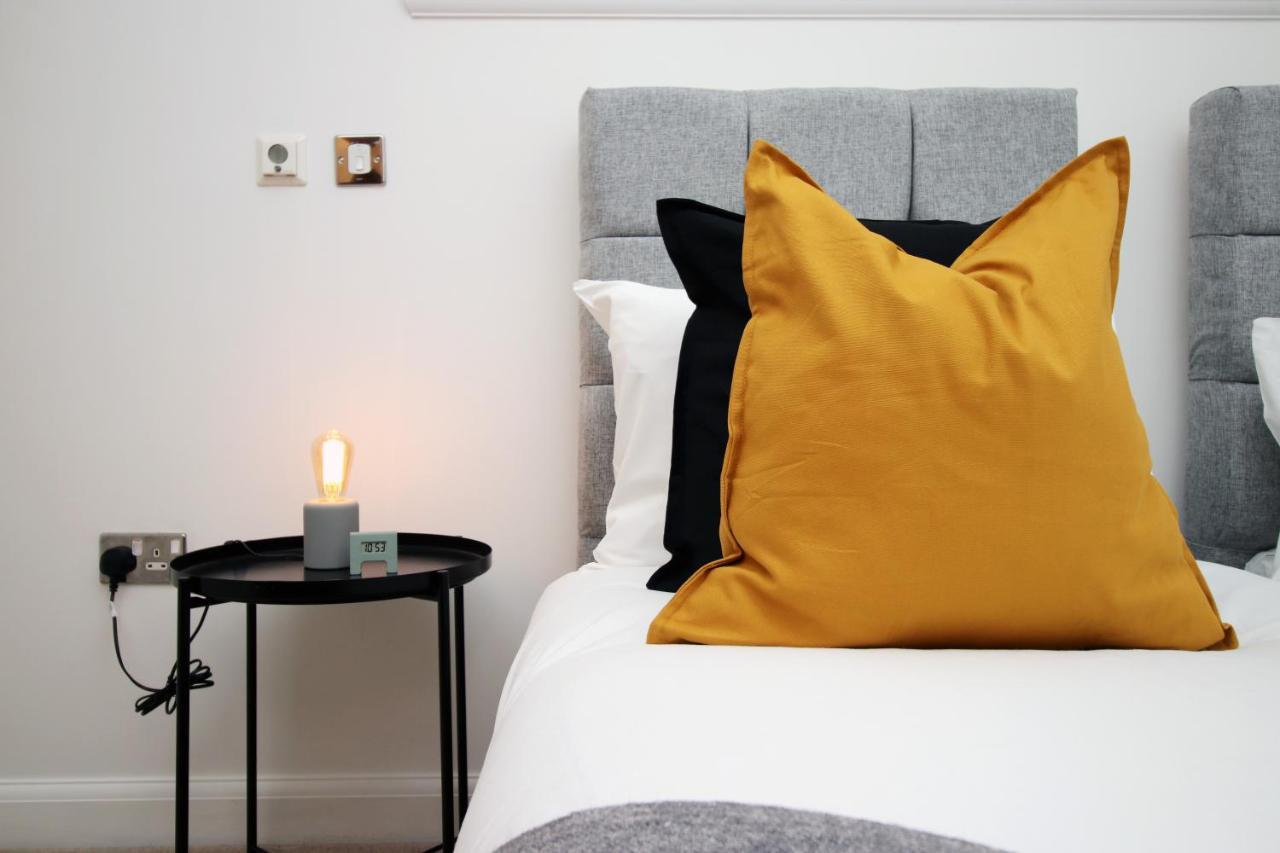 No 2 Under The Clock By Ssw - 2Br, Right In The City Centre, Sleeps 6 Cardiff Eksteriør bilde