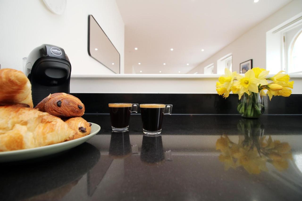 No 2 Under The Clock By Ssw - 2Br, Right In The City Centre, Sleeps 6 Cardiff Eksteriør bilde