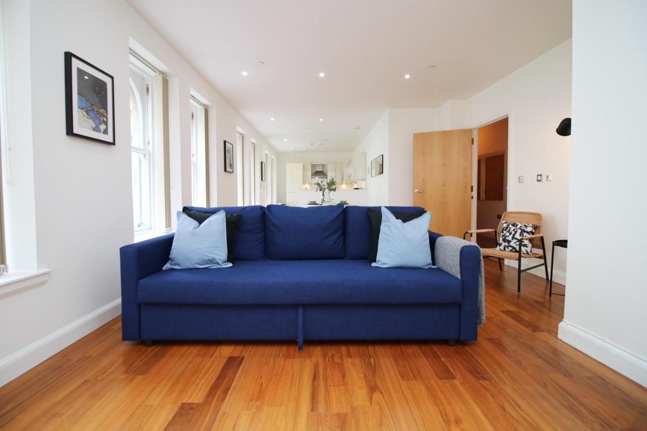 No 2 Under The Clock By Ssw - 2Br, Right In The City Centre, Sleeps 6 Cardiff Eksteriør bilde