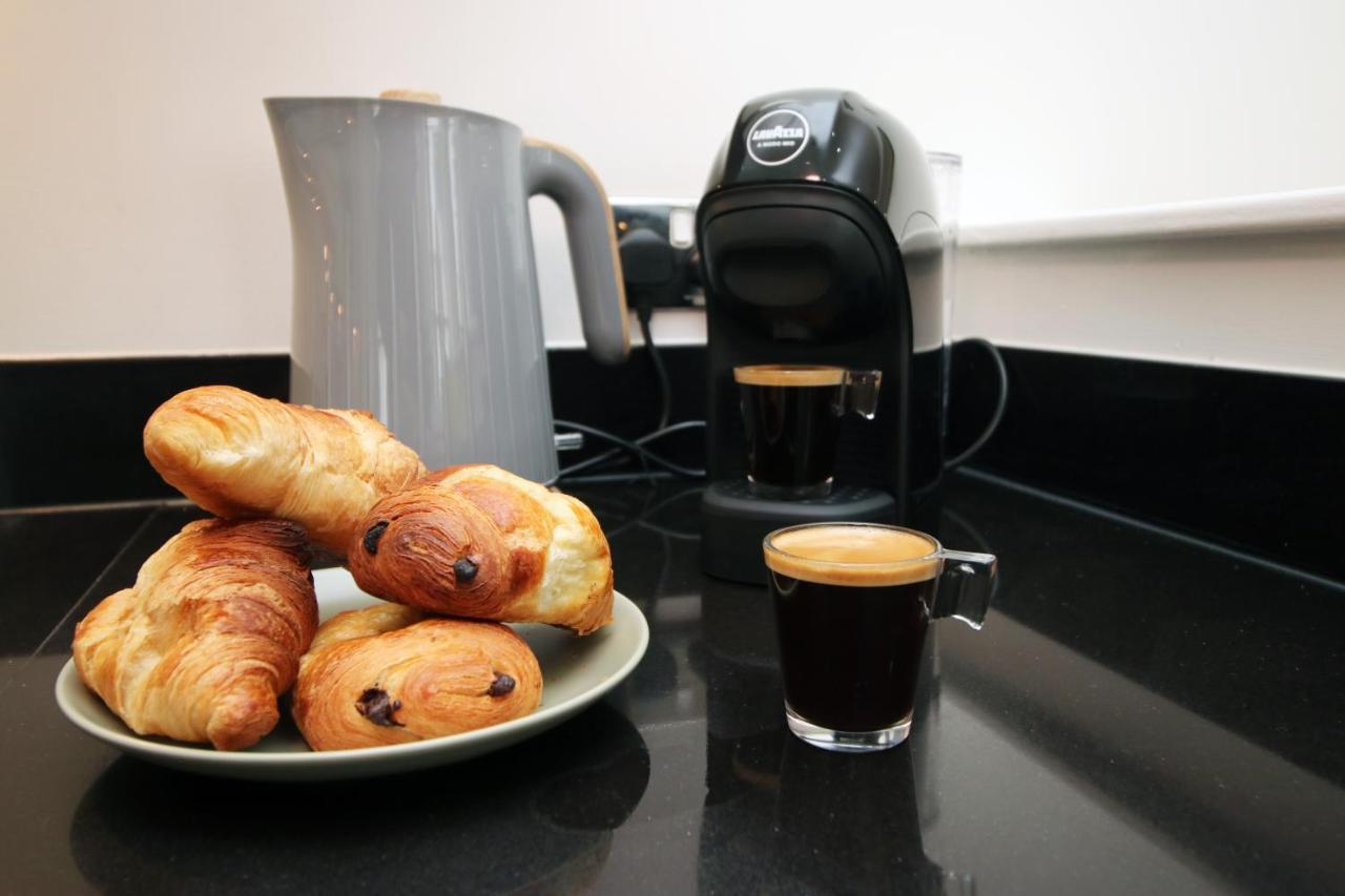 No 2 Under The Clock By Ssw - 2Br, Right In The City Centre, Sleeps 6 Cardiff Eksteriør bilde