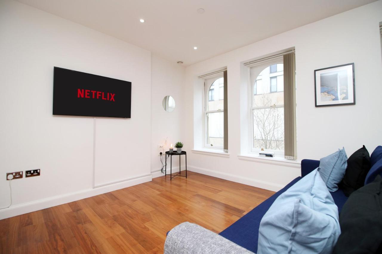 No 2 Under The Clock By Ssw - 2Br, Right In The City Centre, Sleeps 6 Cardiff Eksteriør bilde